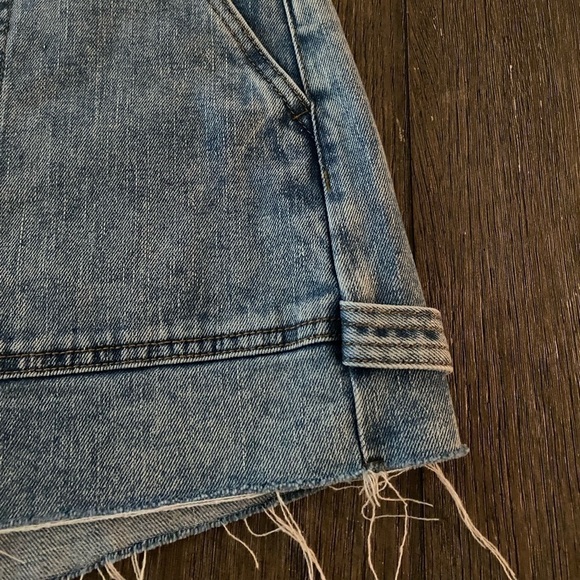 Wild Fable Women’s High Rise Denim Shorts. Size Small. Excellent condition. - Picture 4 of 7